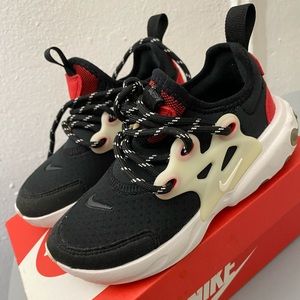 BRAND NEW NIKE BOYS PRESTO